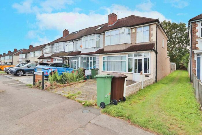 3 Bedroom Terraced House To Rent In Windsor Avenue, Sutton, SM3