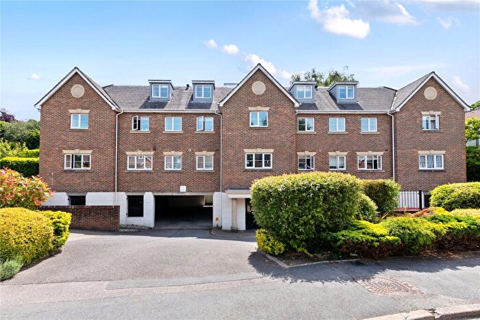 2 Bedroom Penthouse For Sale In Kings Road, Haslemere, Surrey, GU27