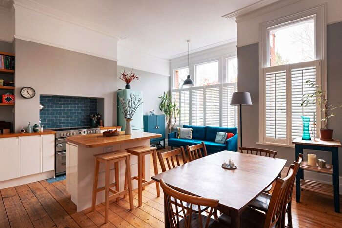 3 Bedroom Flat For Sale In Mayow Road, London, SE26