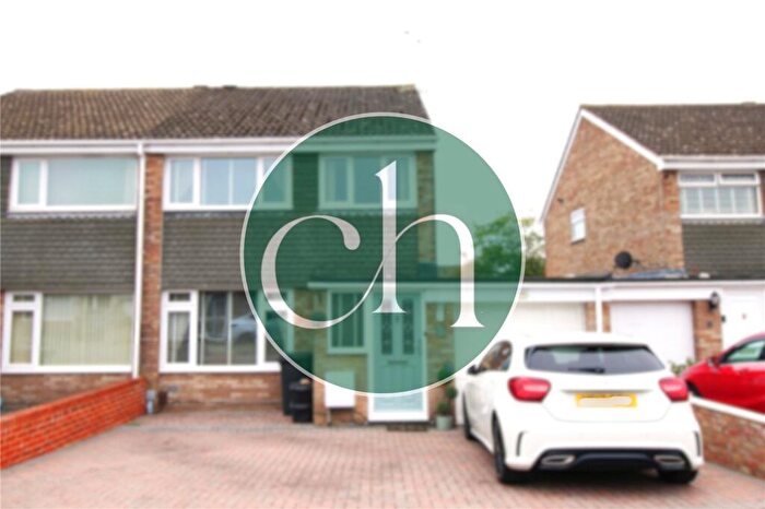 3 Bedroom Semi Detached House For Sale In Rowan Road, Swindon, Wiltshire, SN2