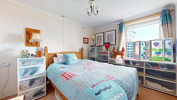 1 Bedroom Flat For Sale In Millbay Road, Wesley Court, PL1