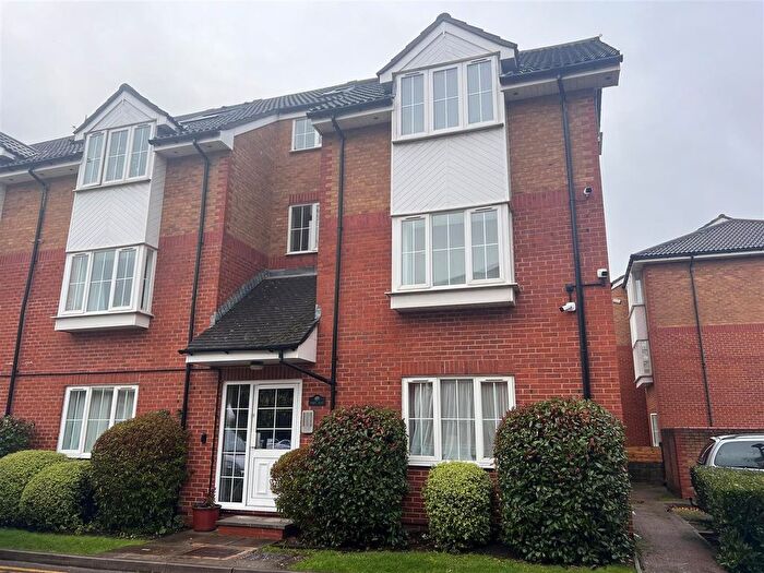 1 Bedroom Property To Rent In Holm Oak Park, Hagden Lane, Watford, WD18