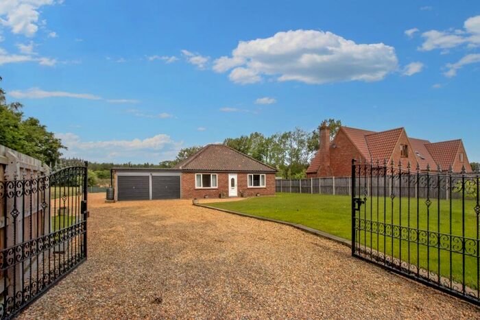 2 Bedroom Detached Bungalow To Rent In Holt Road, Wood Norton, NR20