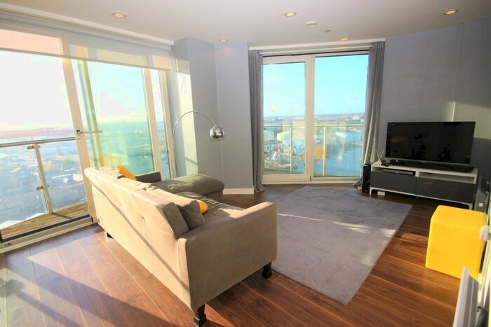 2 Bedroom Flat To Rent In Blue, Media City Uk, Salford, M50