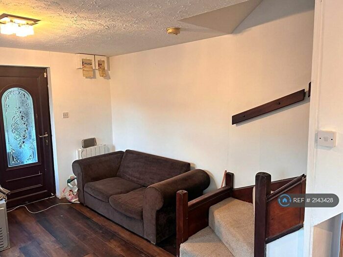 1 Bedroom End Of Terrace House To Rent In Avern Close, Tipton, DY4