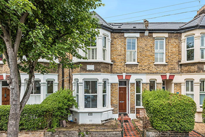 2 Bedroom Flat For Sale In Richmond Road, Leytonstone, E11
