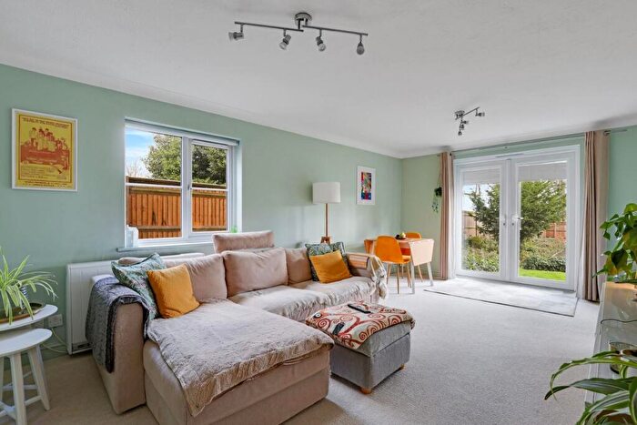 2 Bedroom Flat For Sale In Lawrie Park Road, Sydenham, SE26