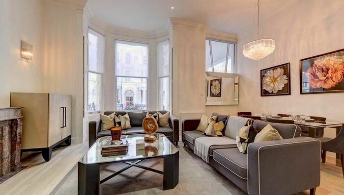 4 Bedroom Flat To Rent In Lexham Gardens, London, W8