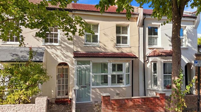3 Bedroom House For Sale In Wadley Road, Leytonstone, E11