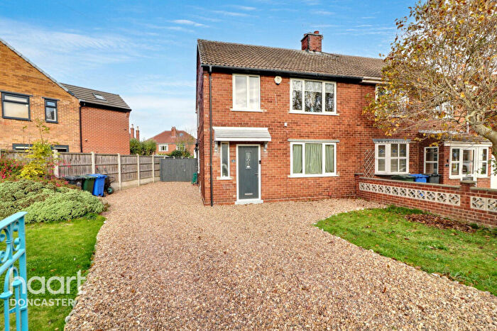 3 Bedroom Semi-Detached House For Sale In Rowena Drive, Scawsby, Doncaster, DN5