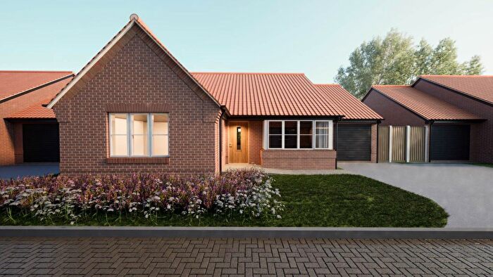3 Bedroom Detached Bungalow For Sale In Saint Georges Drive, Brundall, NR13