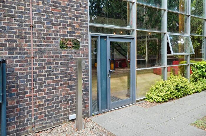 Studio For Sale In Newsom Place, St. Albans, AL1