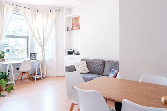 1 Bedroom Flat To Rent In Spenser Road, London, SE24