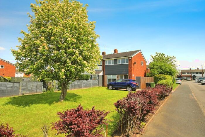3 Bedroom Terraced House To Rent In Matlock Road, Little Bloxwich, Bloxwich, WS3