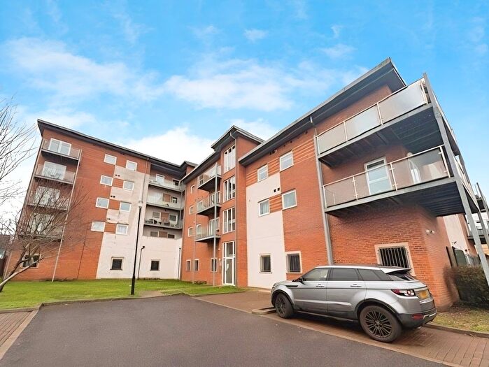 2 Bedroom Maisonette For Sale In Observer Drive, Watford, WD18
