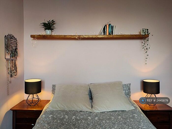 2 Bedroom Flat To Rent In Cotham Brow, Bristol, BS6