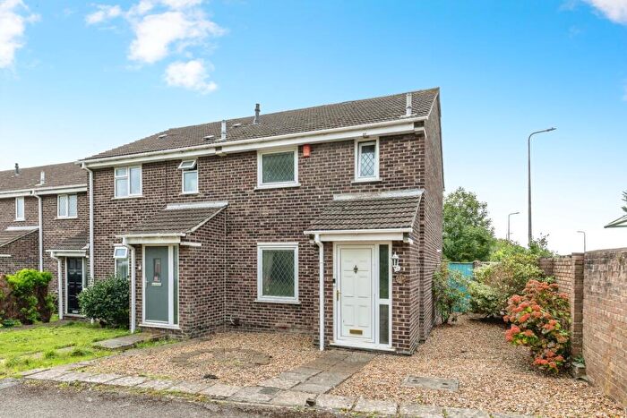 3 Bedroom Semi-Detached House For Sale In The Chaffins, Clevedon, Somerset, BS21