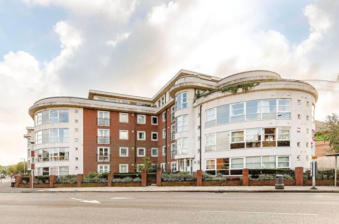 2 Bedroom Flat To Rent In London Road, Kingston, Kingston Upon Thames, KT2