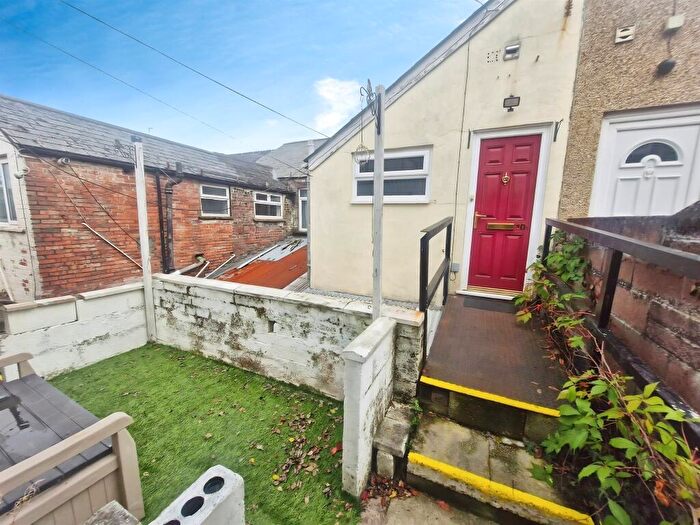 1 Bedroom Flat To Rent In Windsor Road, Griffithstown, Pontypool, NP4