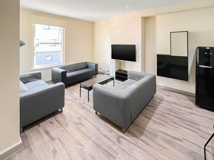 1 Bedroom Duplex To Rent In Brook Drive, Sheffield, S3
