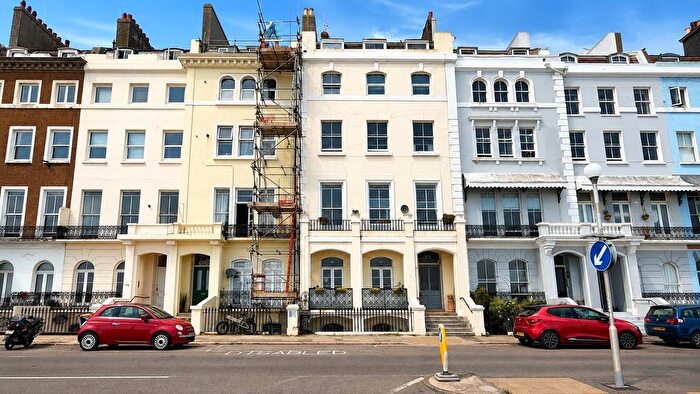 2 Bedroom Flat For Sale In Marina, St. Leonards-On-Sea, TN38