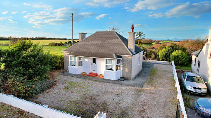3 Bedroom Bungalow For Sale In Bodriala, Pengroeslon, LL53