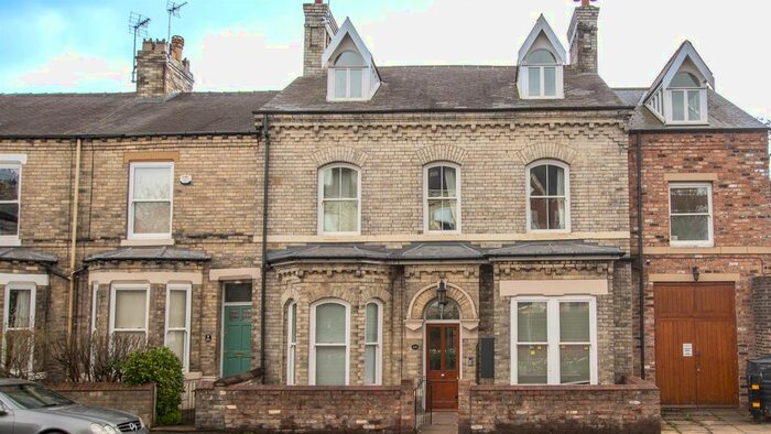 2 Bedroom Flat To Rent In Huntington Road, York, YO31