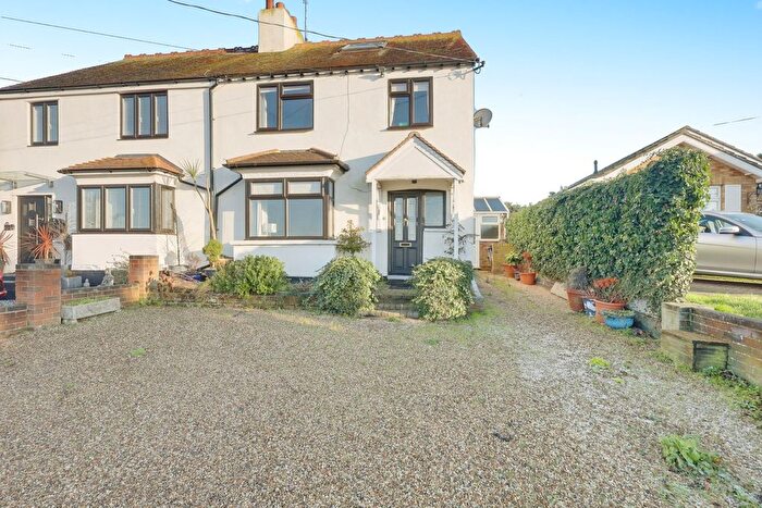 3 Bedroom Semi-Detached House For Sale In Barling Road, Southend-On-Sea, SS3