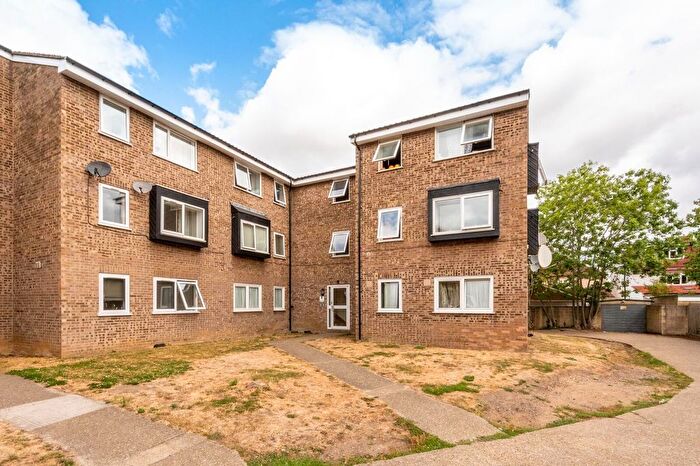2 Bedroom Flat To Rent In Old Park Mews, Hounslow, Hounslow, TW5