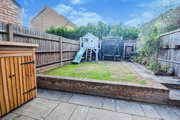 3 Bedroom Property To Rent In Havelock Road, London, SW19