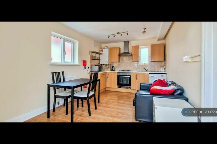 1 Bedroom Flat To Rent In Kenton Road, Harrow, HA3