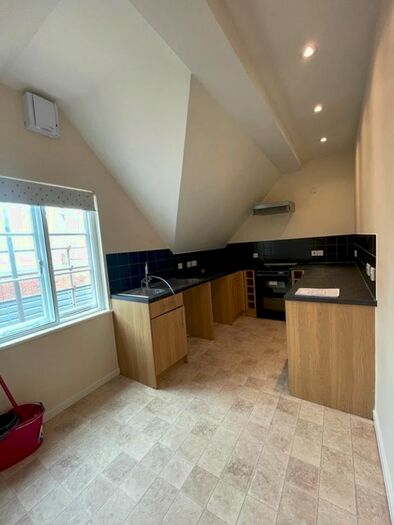 2 Bedroom Flat To Rent In Station Approach, Dorridge, B93