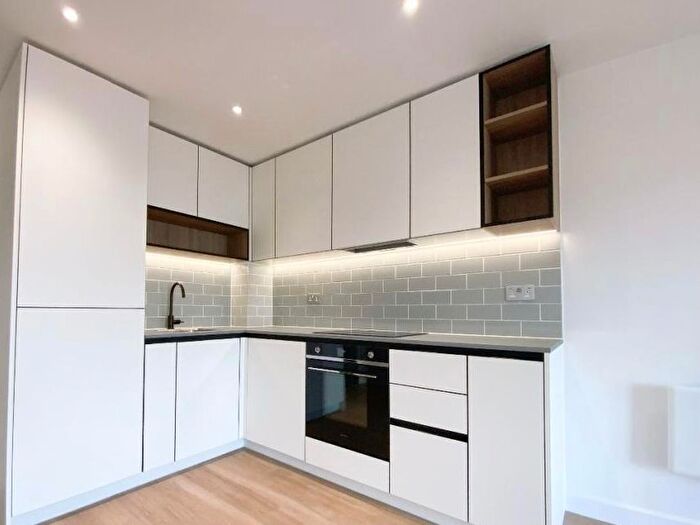1 Bedroom Flat To Rent In Beaufort Square, London, NW9