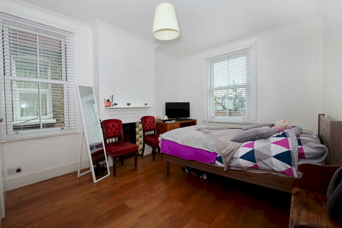 3 Bedroom Flat To Rent In Burghley Road, Leytonstone, E11