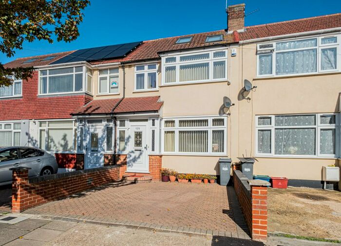 4 Bedroom Terraced House To Rent In Wentworth Road, Southall, UB2