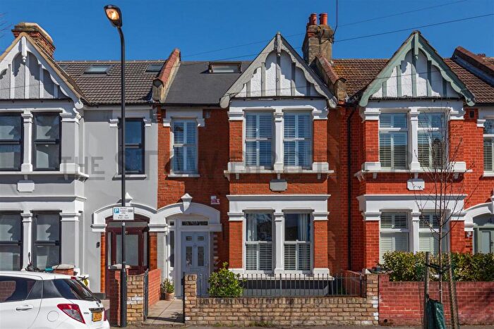 3 Bedroom House To Rent In Peterborough Road, Leyton, E10