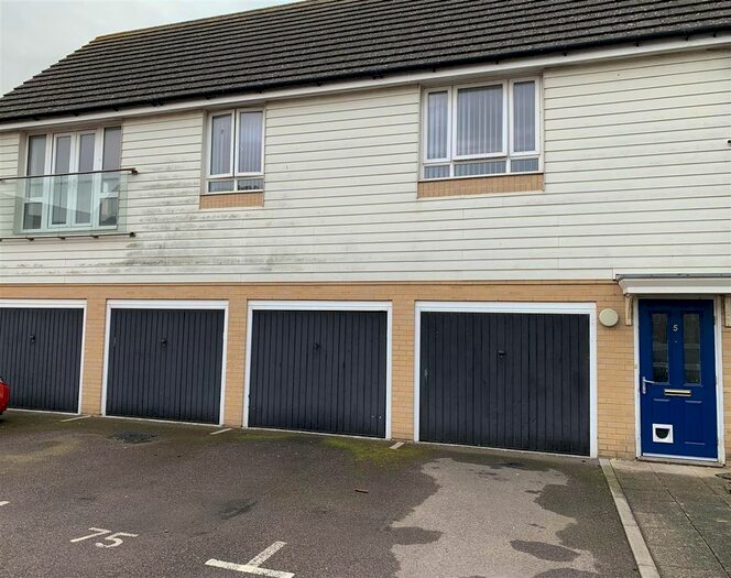 2 Bedroom Flat To Rent In Kings Avenue, Ramsgate, CT12