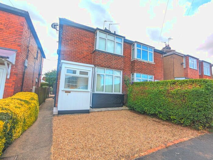 2 Bedroom Semi-Detached House To Rent In Elm Grove, Grantham, NG31