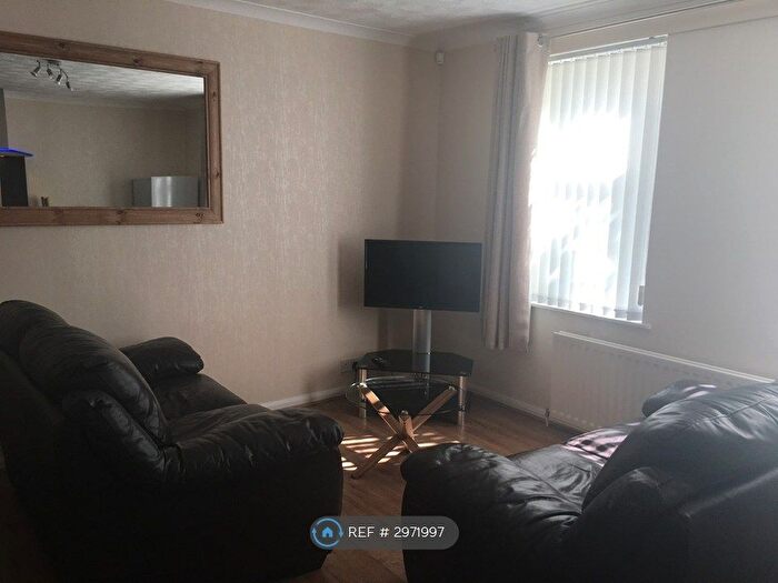 2 Bedroom Flat To Rent In Linksfield Gardens, Aberdeen, AB24