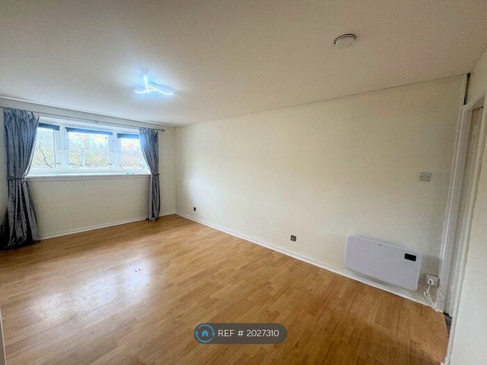 3 Bedroom Flat To Rent In Drunmore Road, Glasgow, G15