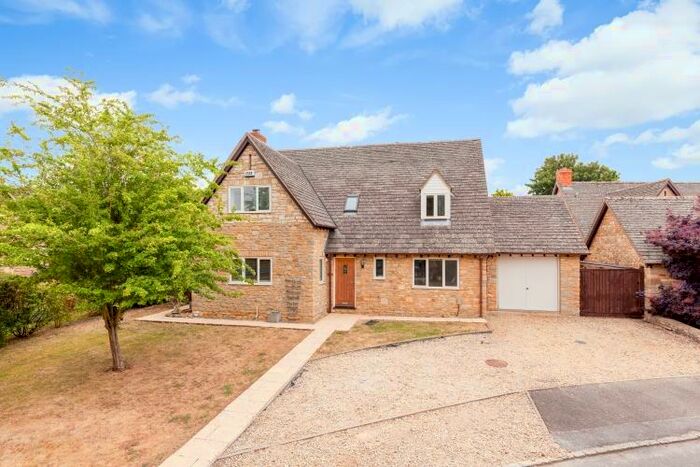 4 Bedroom House To Rent In The Chestnuts, Kirtlington, OX5