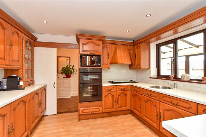 4 Bedroom Detached House For Sale In Seaside Avenue, Minster-On-Sea, Sheerness, Kent, ME12