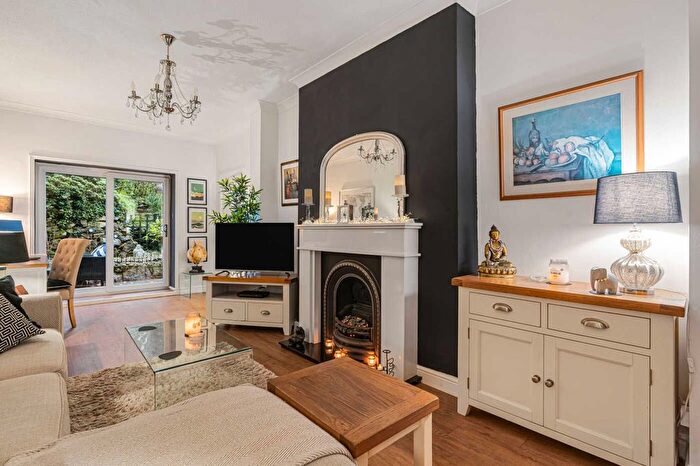 1 Bedroom Flat For Sale In Higher Lincombe Road, Torquay, Devon, TQ1