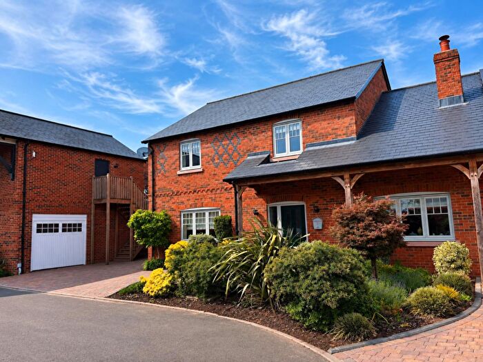 4 Bedroom Link Detached House For Sale In Belgrave Garden Mews, Pulford, Chester, CH4
