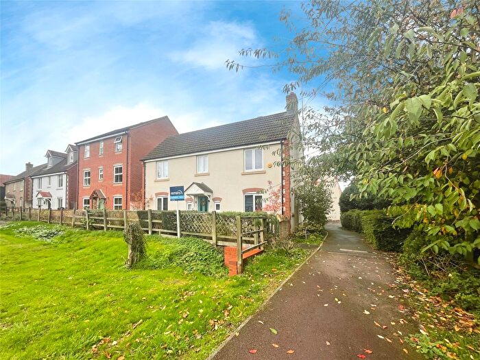 4 Bedroom Detached House For Sale In Jopp Close, Swindon, Wiltshire, SN25