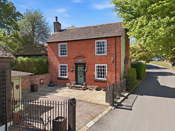 4 Bedroom Detached House For Sale In Lower Gustard Wood, Wheathampstead, St. Albans, AL4