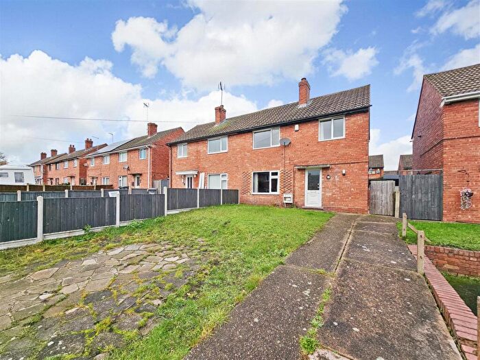 3 Bedroom Semi-Detached House For Sale In Sherwood Grove, Calverton, Nottingham, NG14