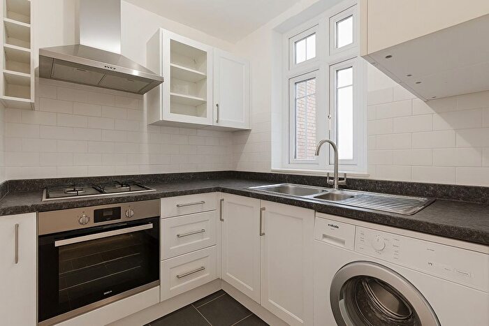 1 Bedroom Flat To Rent In Tower Bridge Road, Southwark, SE1