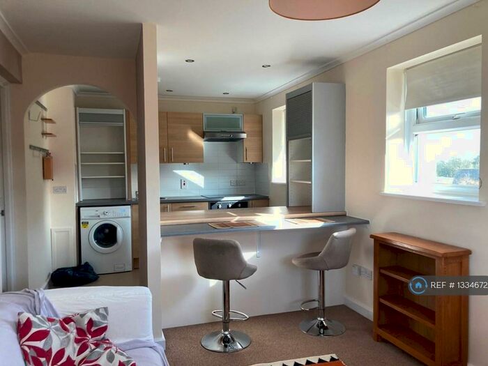 2 Bedroom Flat To Rent In Jackman Close, Abingdon, OX14