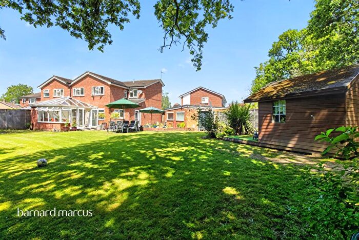 5 Bedroom Semi-Detached House For Sale In Lavender Close, Redhill, RH1